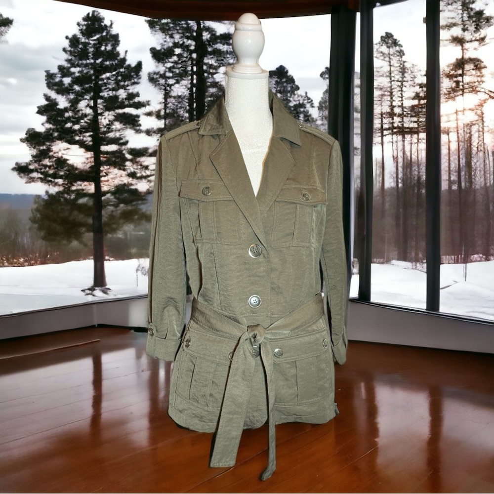 89th & Madison Camouflage Green Women’s Jacket Size Small.